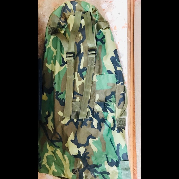 Large and medium camouflage duffel bags - Picture 2 of 4